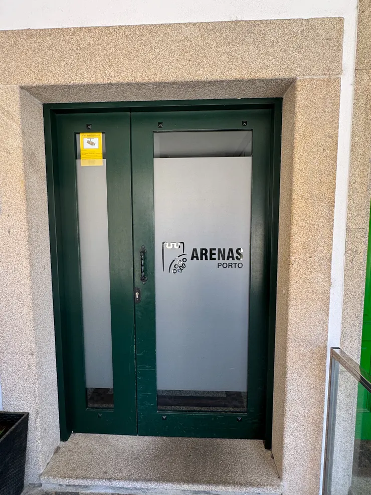 温尢用心良苦的找到一間位於主要大街上的hotel 還有一間3人房！！ 耶～～開心！ 