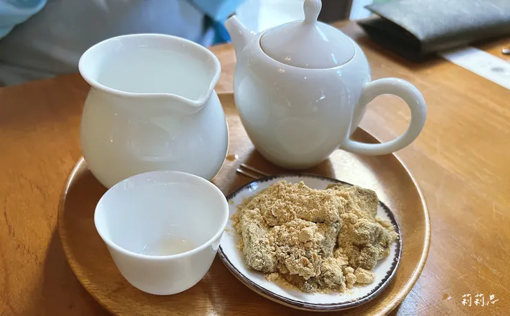 屏東港口茶、黃豆餅