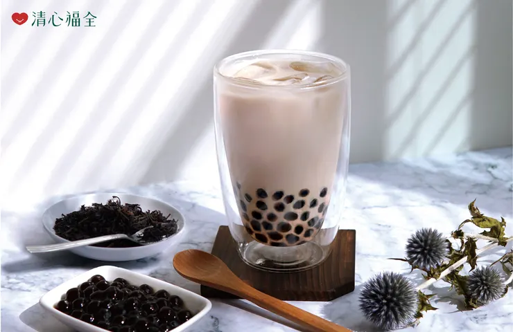 圖說：清心福全的珍珠奶茶一直是蟬聯多年的熱賣品項，錫蘭奶茶加入Q彈珍珠，令人忍不住一口接一口。（資料來源：清心福全）