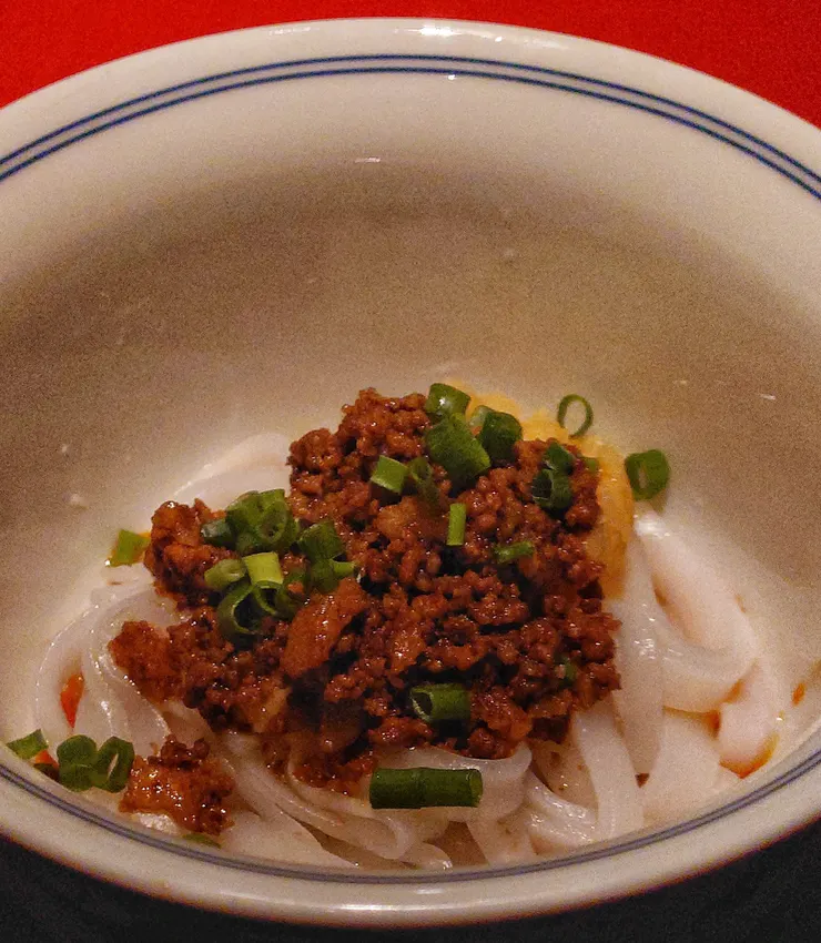 打卡贈送的擔擔粿條，基本上就是紅油肉燥