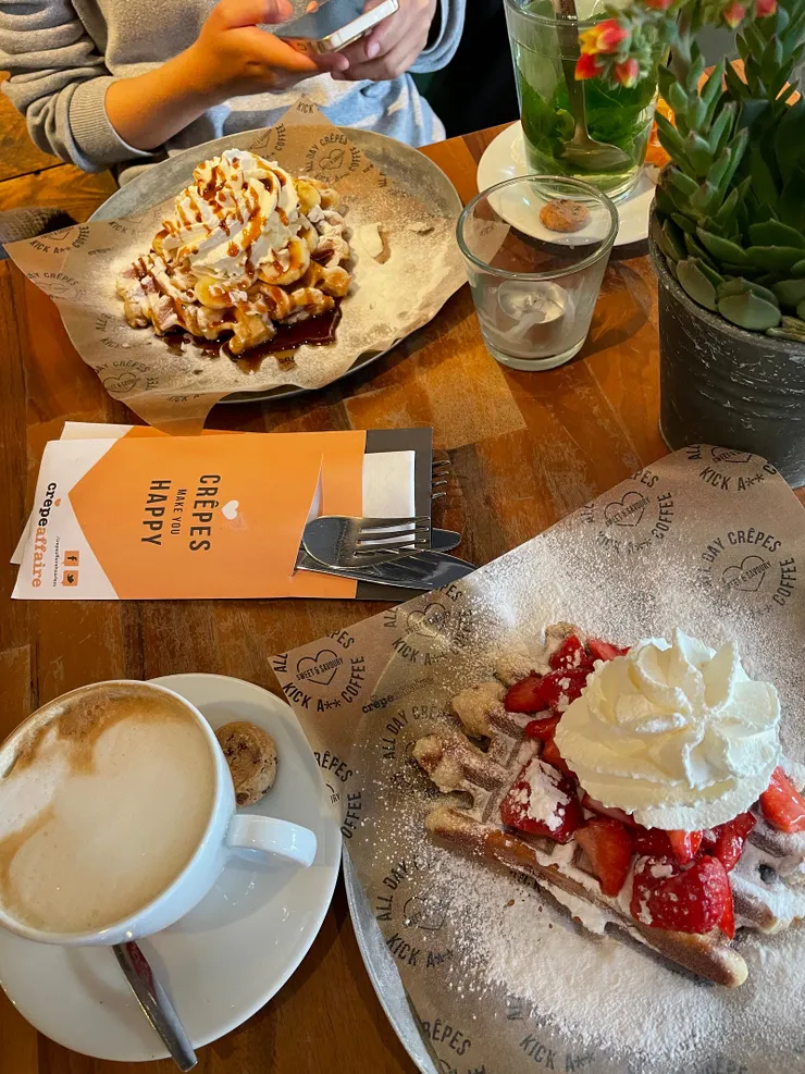 跟朋友吃了crepe 還不錯！