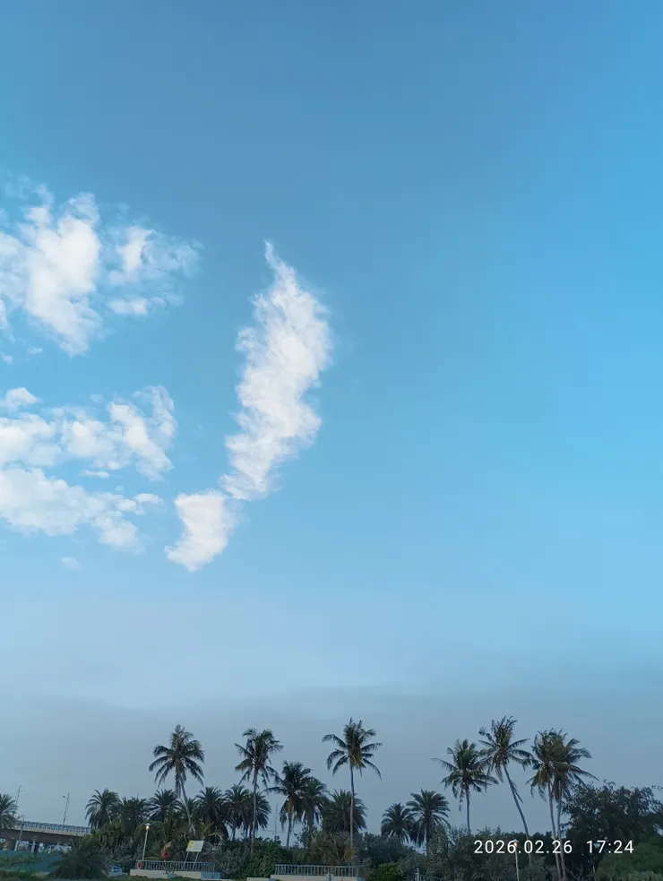 逸懷浩氣雲行裊，皆自拍攝