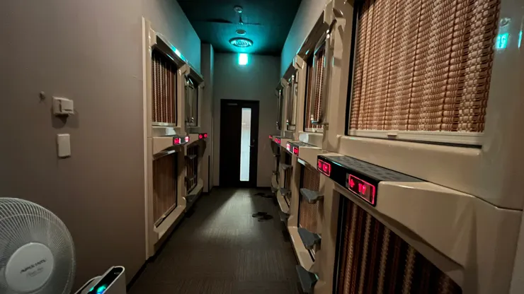 開箱到dormy inn 少見的膠囊房型。