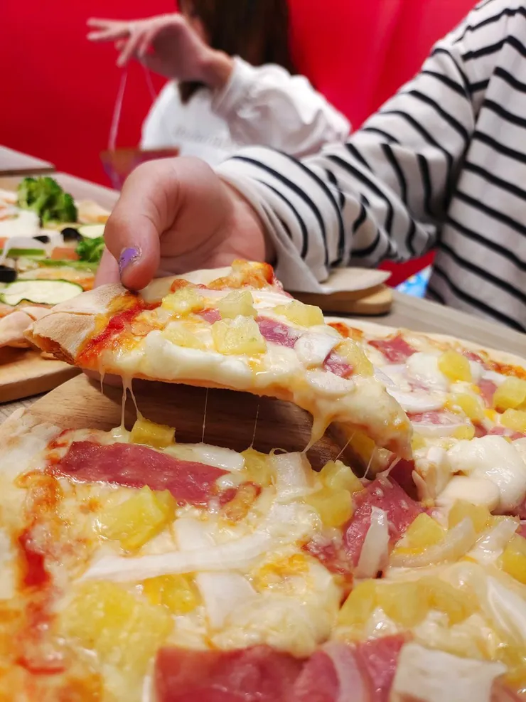 在醬醬披薩的慶生趴踢！台南手工披薩/生日親子餐廳推薦│窯烤披