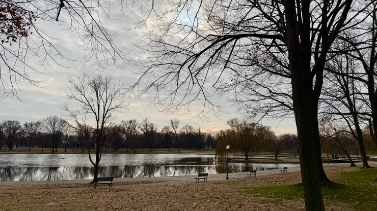冬日的憲法花園（Constitution Gardens），若下點小雪應該會更加唯美浪漫。