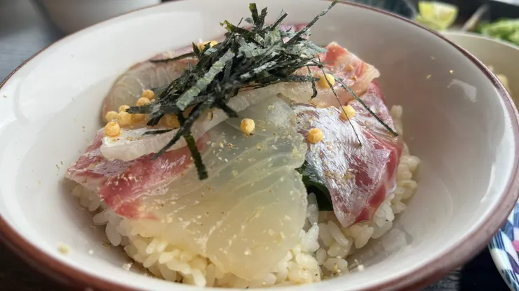 魚肉口感有彈性，越咬越甜。