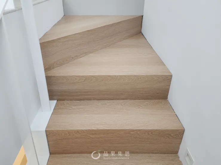 一體凹折工法：樓梯應用