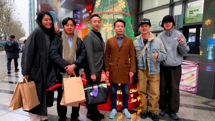 韓國偵探公司帶台灣偵探職業總會一夥人體驗當地聖誕節。圖：立達國際徵信社提供