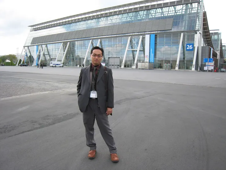 當年還是工程師的David，代表公司出國參展