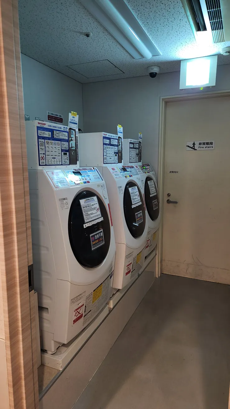 位在 Lobby 後方的洗衣間