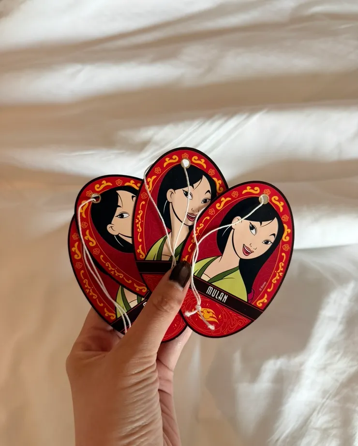 最後一天會收到的行李標籤（後面要寫上姓名和資料）