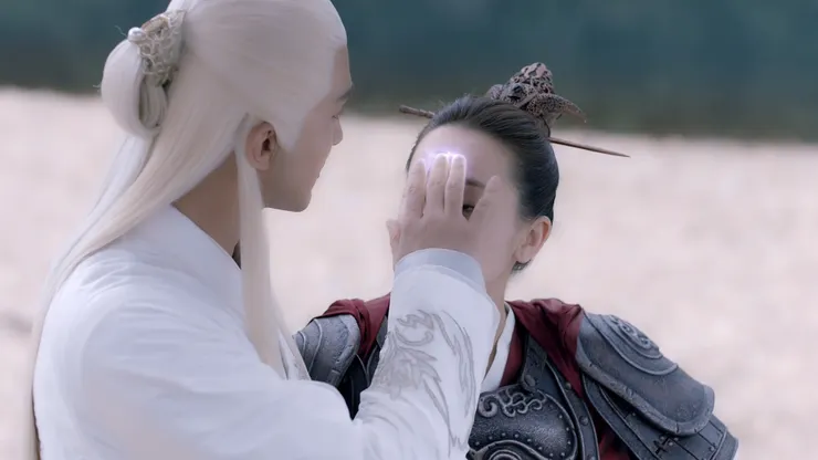 走到思行河後，就變回銀飾了