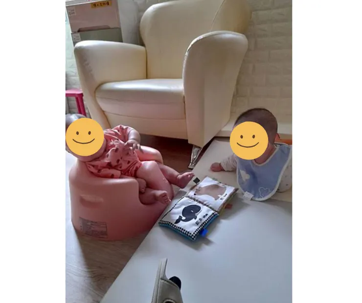 根據脖子的軟硬度適當的給予坐學習椅