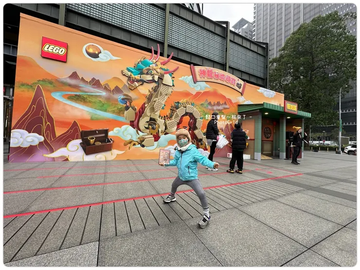 台中新光1F水舞廣場闖關現場。