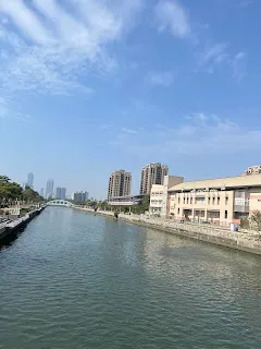 月光清楚記得,即使是台積電,也有被評為:因為大家都知道它的好,所以股價無法上漲的時期。同樣的個股,會有許多不同的思考角度存在。