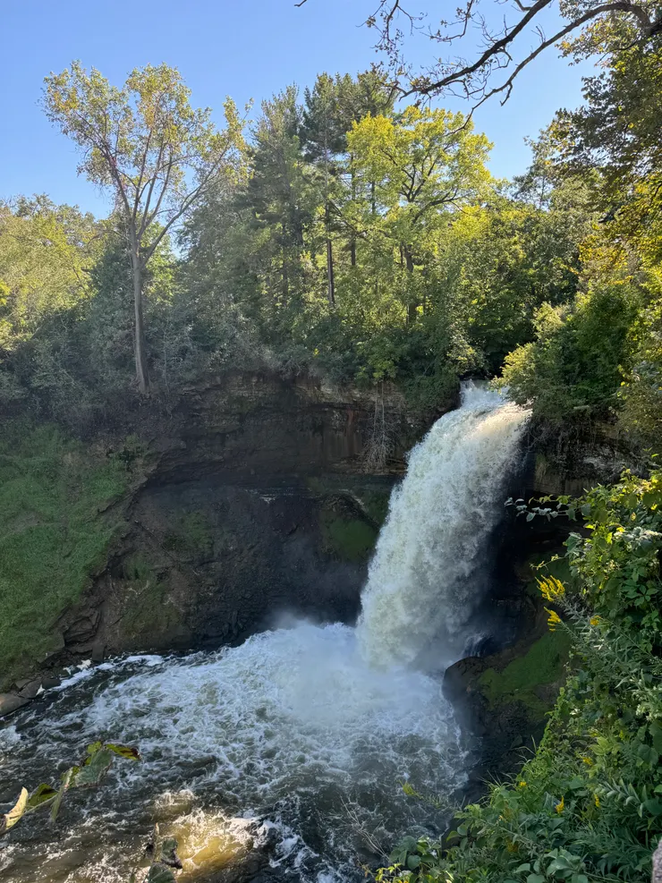 夏天30度的明尼哈哈瀑布