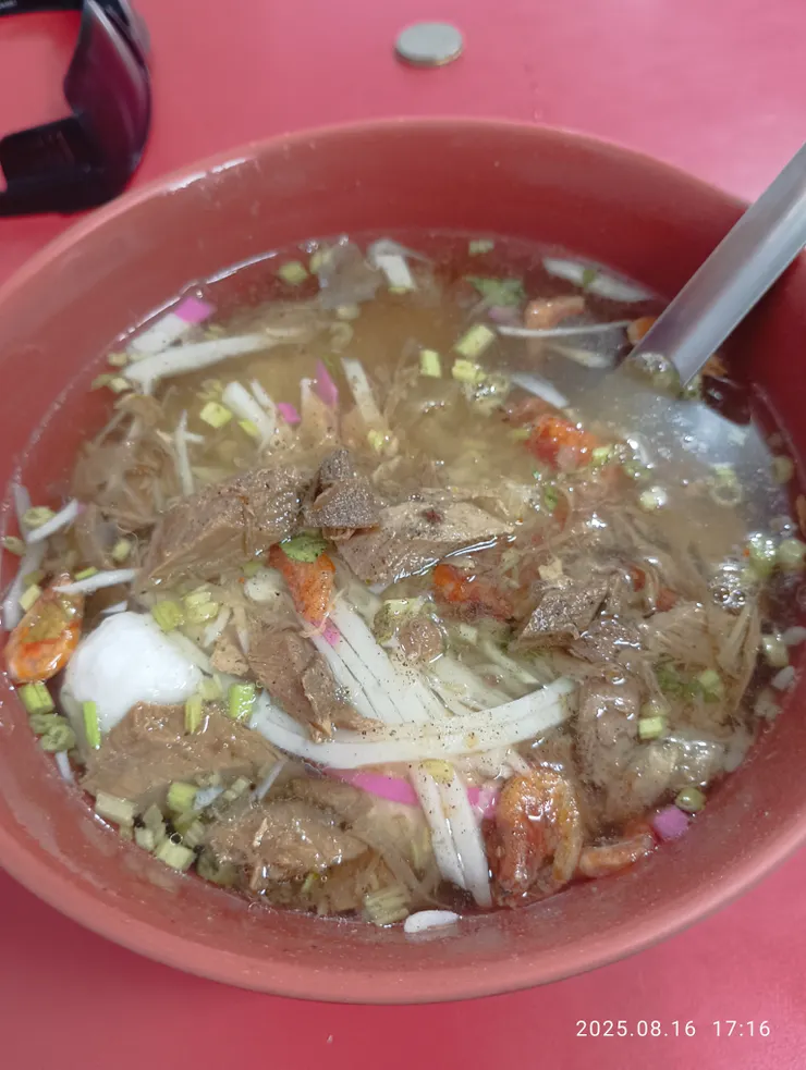 鮪魚櫻花蝦飯湯，東港古早味，自拍攝