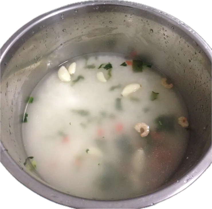 午餐自理:白米+阿Q桶麵海鮮風味調味粉+大蒜