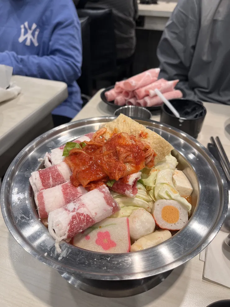 韓式泡菜鍋 185元