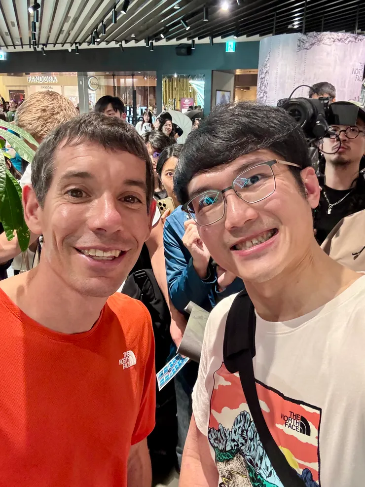 總算近距離看到大神了！