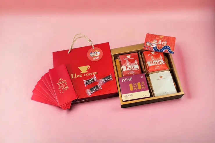 11oz 與不同品牌聯名推出咖啡禮盒。(圖片來源:11oz 咖啡臉書)