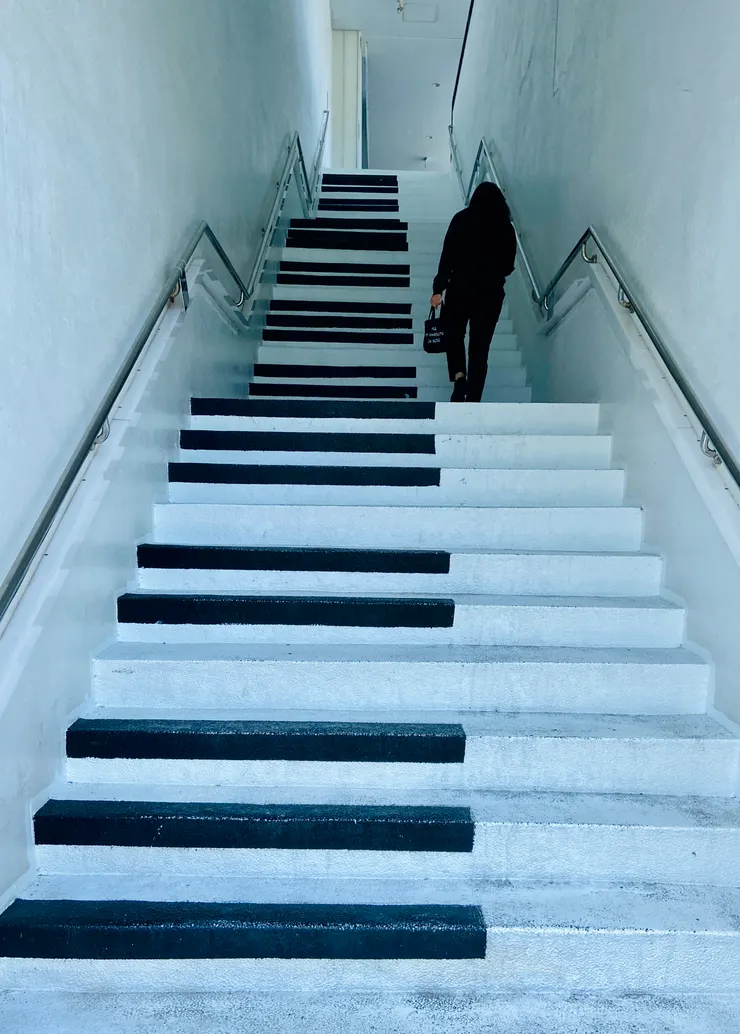 ▲ 基隆《見書店》一旁的階梯