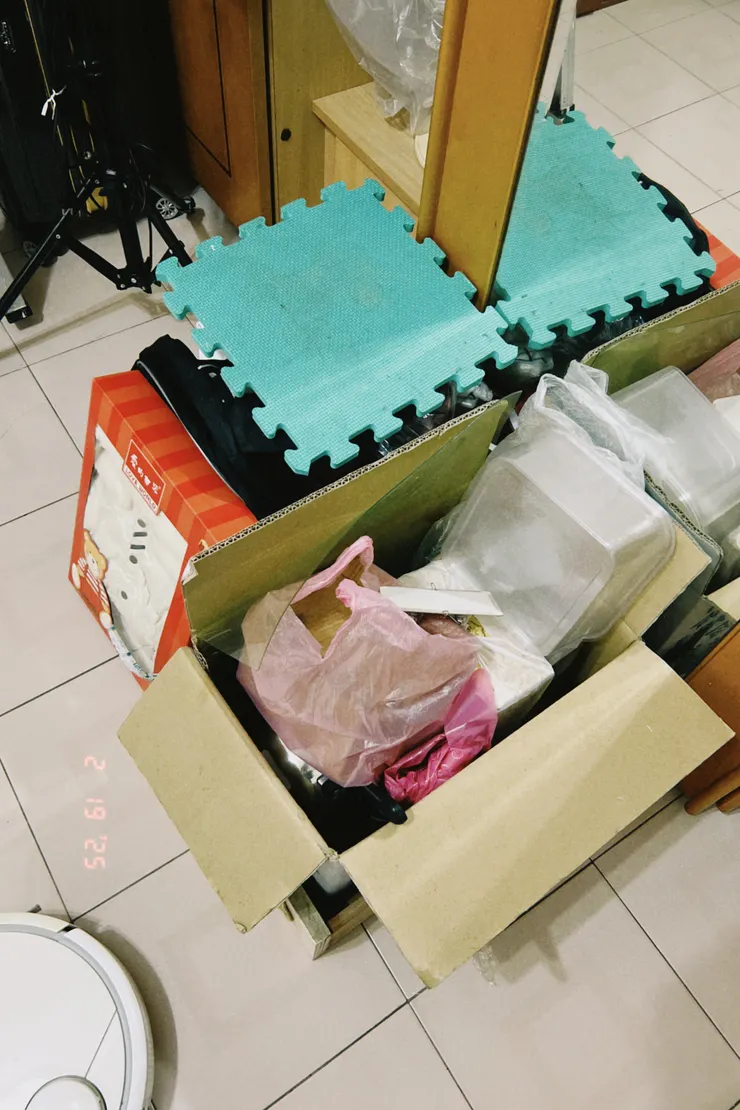 剩下要丟棄的物品，已丟了一大袋垃圾