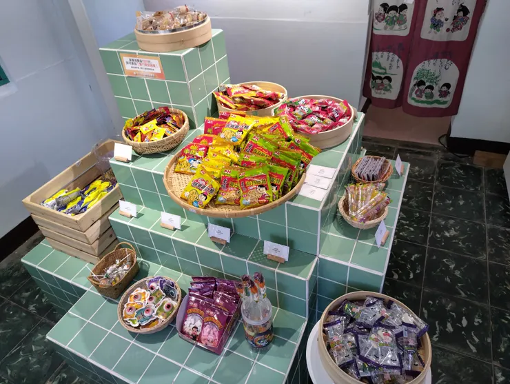 都是小時候看過的零嘴