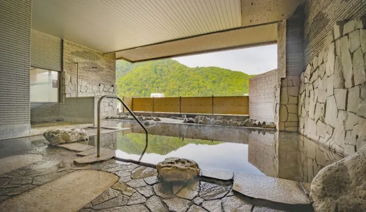 露天風呂美不勝收(取自官網)