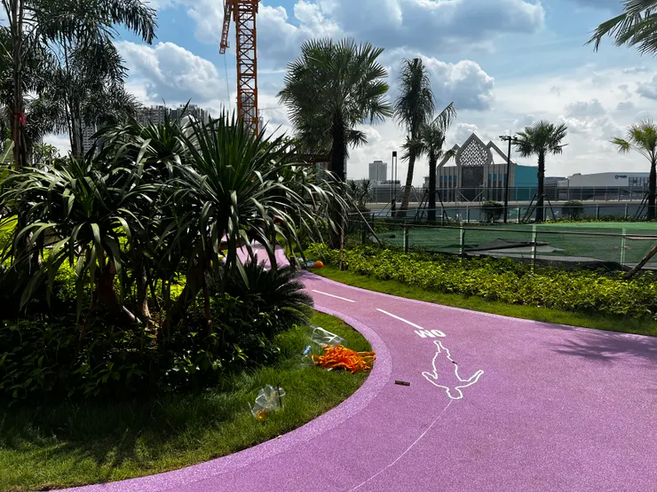 中庭綠地以及跑道