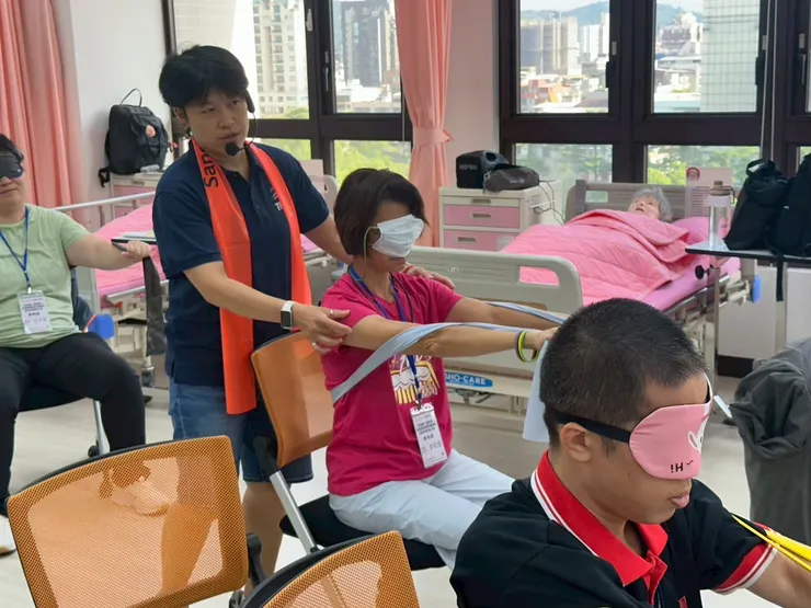 學習「同理心」是入門適應體育的關鍵；沒有經歷過身障者的立場，就很可能會在「因障別設處方」的過程中處於困境。© 2025 TFIA. All Rights Reserved.