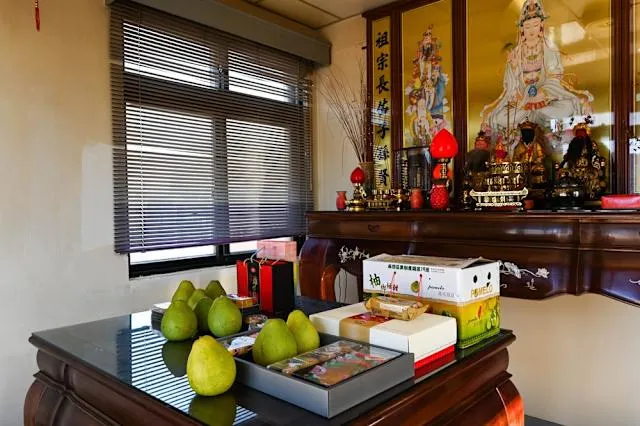 中秋節拜神佛示意圖（圖片來源：奇摩新聞）