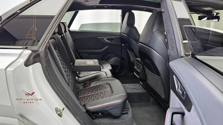 Audi RSQ8韓規外匯車