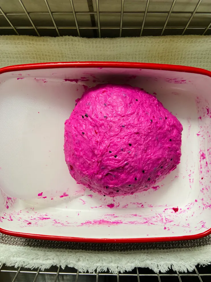 冷藏靜置20分鐘後完成第一次拉疊