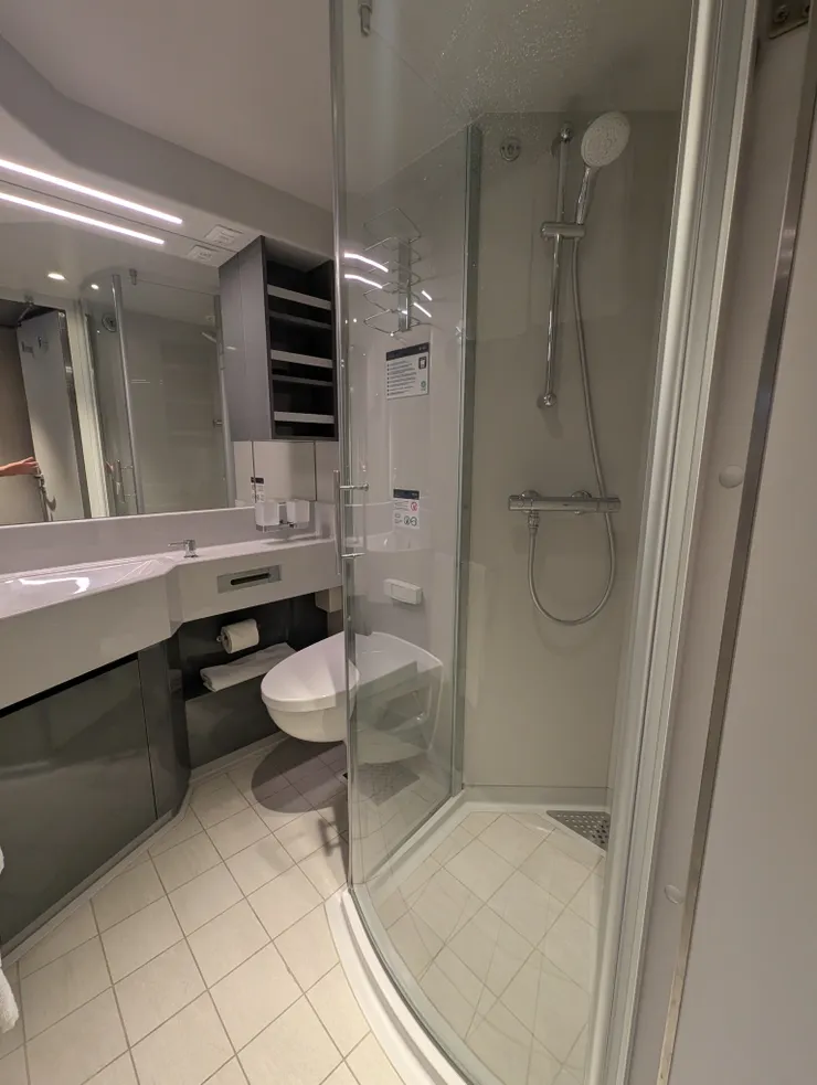 衛浴乾濕分離很乾淨