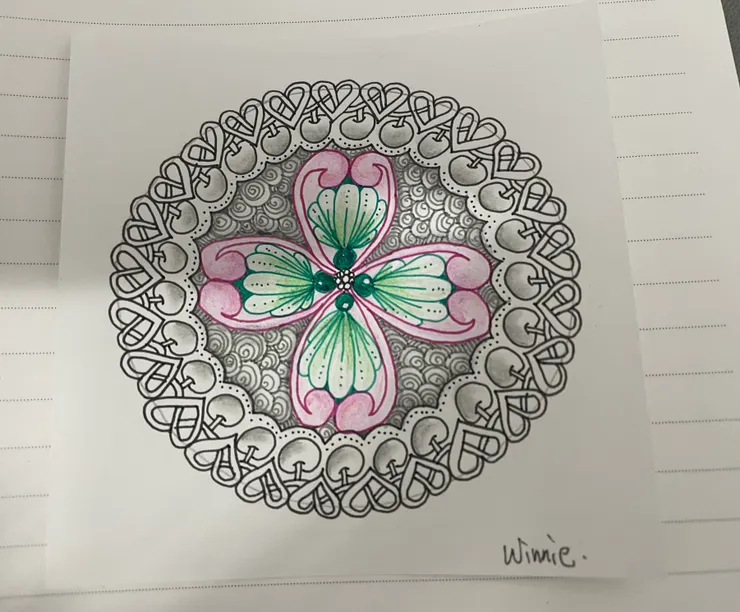 最近畫得禪繞畫。