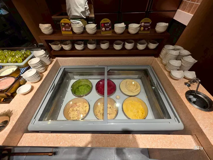 Gelato 義式冰淇淋。這個我沒有吃，大家都跑去吃低脂冰淇淋了。