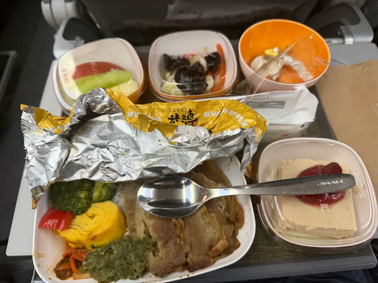 長榮飛機餐 - 乾杯燒肉比我想的好太多