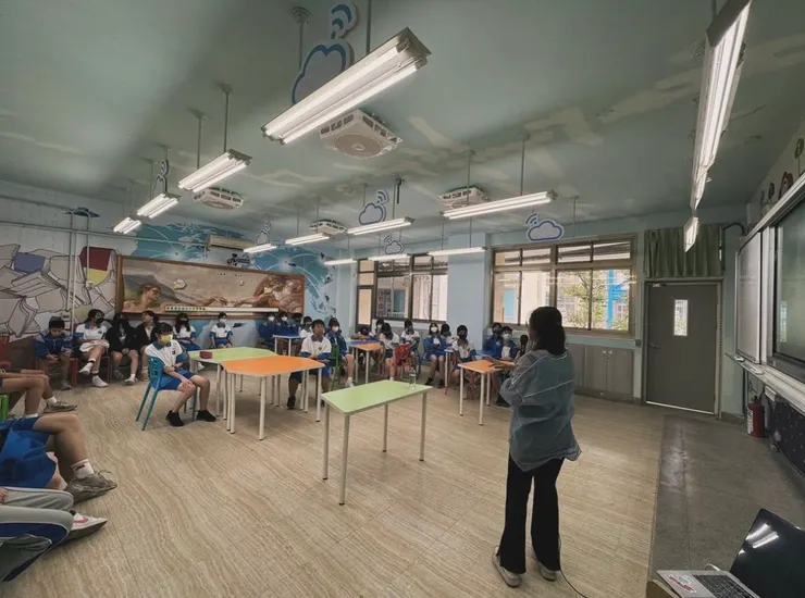 第一次跟國中生演講,有點緊張