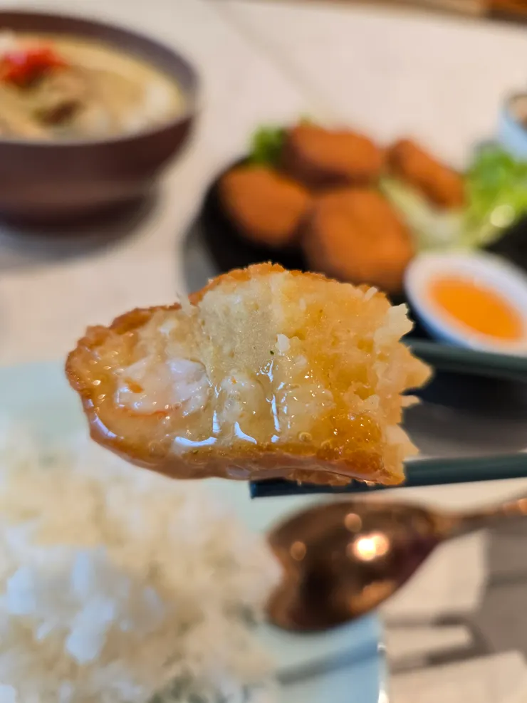 蝦餅沾醬感覺醬比較沒這麼重口