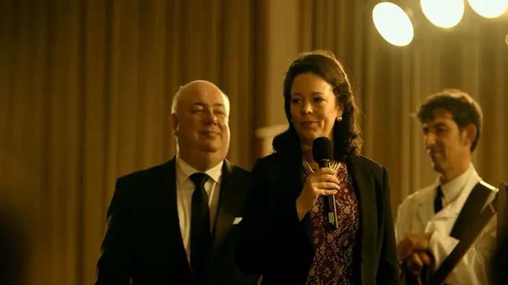 Olivia Colman 在片中飾演心理變態的飯店經理。