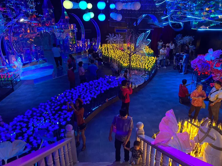 站在宮殿往下看的全景