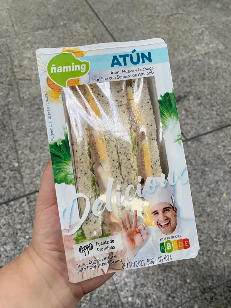 機場買的三明治，又貴又不好吃（哭）