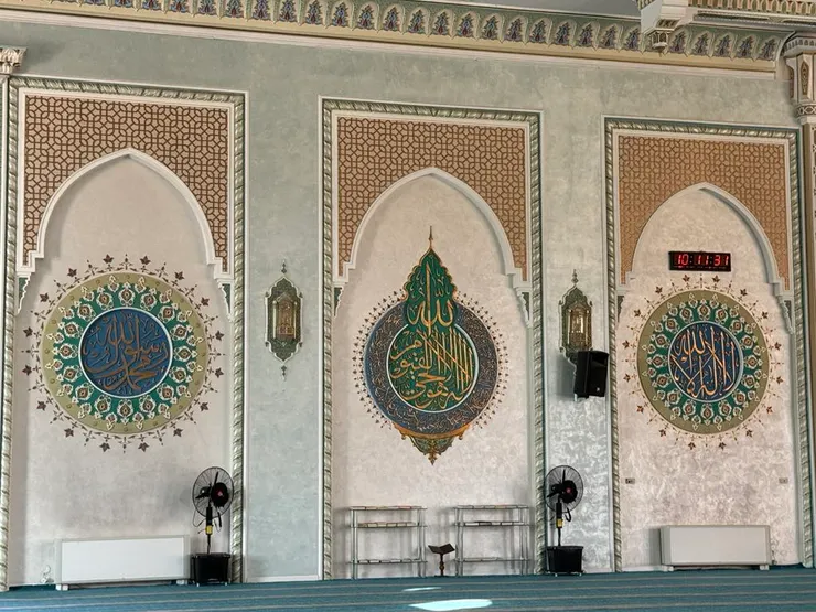 Hazrati Imam Mosque 內部