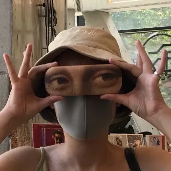 寓居女子辭典的沙龍