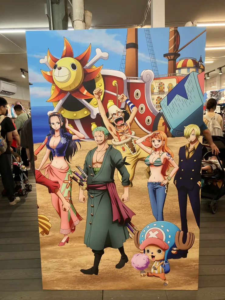 快閃店內的大型看板，不過怎麼少了魯夫呢？