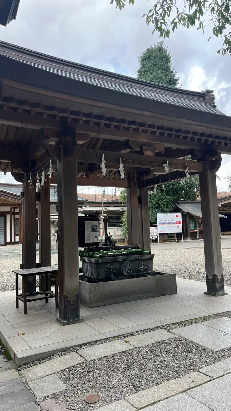 洗完手就能開始參拜了。