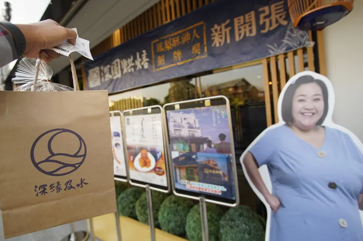 排隊買到剛出爐的名產～鳳梨吐司