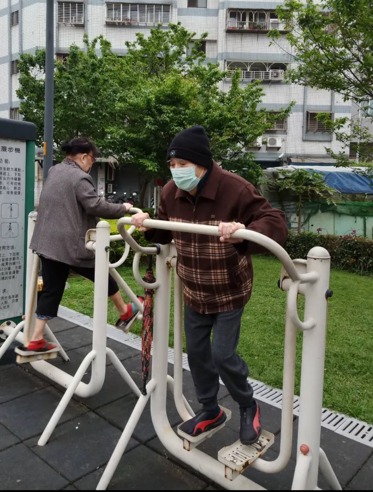 阿公阿嬤 攝於2021年