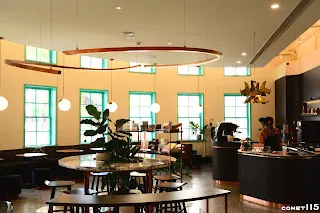 一樓內部為咖啡店進駐